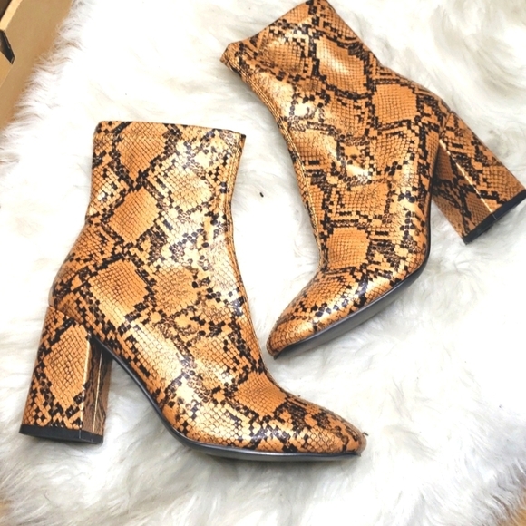 Public Desire ADDICT TAN SNAKESKIN SOCK FIT BLOCK HEELED ANKLE BOOTS 6 - Picture 1 of 14